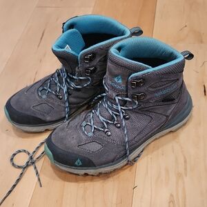 Vasque Gray Winter Boots Rugged Durable Design